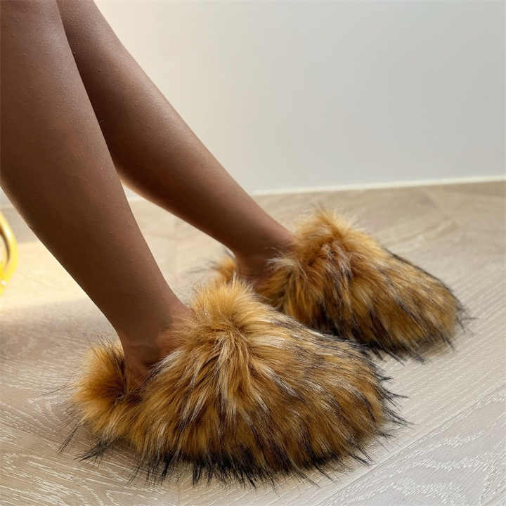 Women’s Round Toe Raccoon Fur Slides